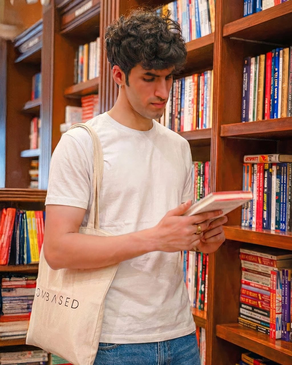 Round Neck White Tees