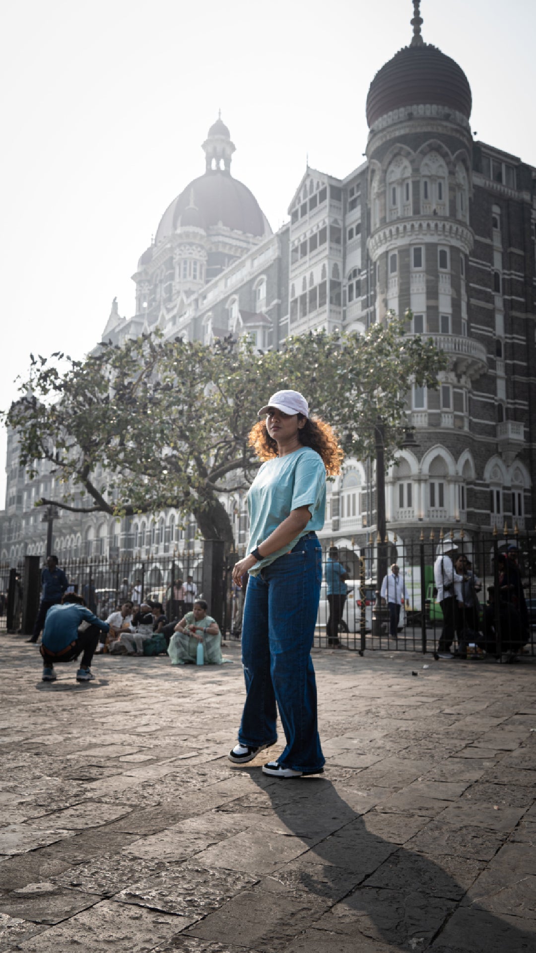 Bombased clothing lifestyle scene